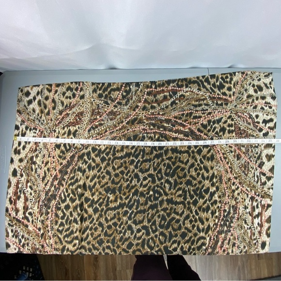 "COLLECTION 18" Multi-color SCARF Geometric Leopard Print 35x35 - Picture 3 of 6